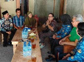 BUPATI GUNUNGKIDUL MELAYAT KERUMAH DUKA ATAS MENINGGALNYA SISWA SD KAMAL